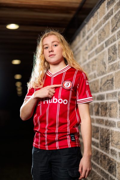 Mari Ward signs a new professional contract at Bristol City Women on January 2, 2024 at the Robins High Performance Centre in Bristol, England. (Photo by Rogan/Bristol City)